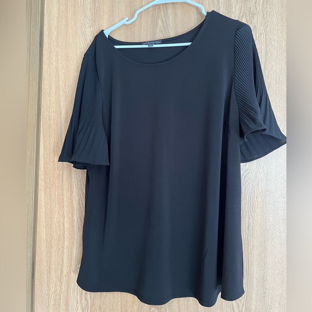 Black blouse with sleeve detail